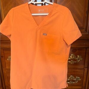 Figs women’s scrub top